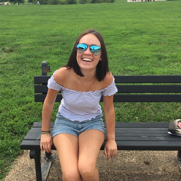 Brandy Melville shoulder ruffle top - Picture 2 of 3